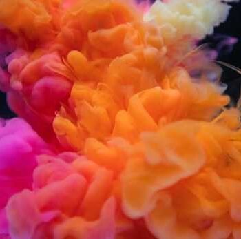 متیلن کلراید یا استون به عنوان پاک کننده رنگ